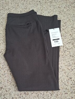 NWT Ministry of Supply Kinetic Skinny Pants size 4 grey